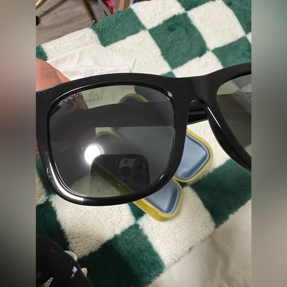 Black square frame Gucci sunglasses - Picture 6 of 8